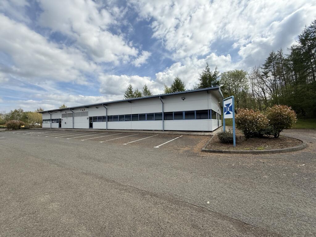 Main image of property:  11A Oakbank Parkway, Livingston , EH53