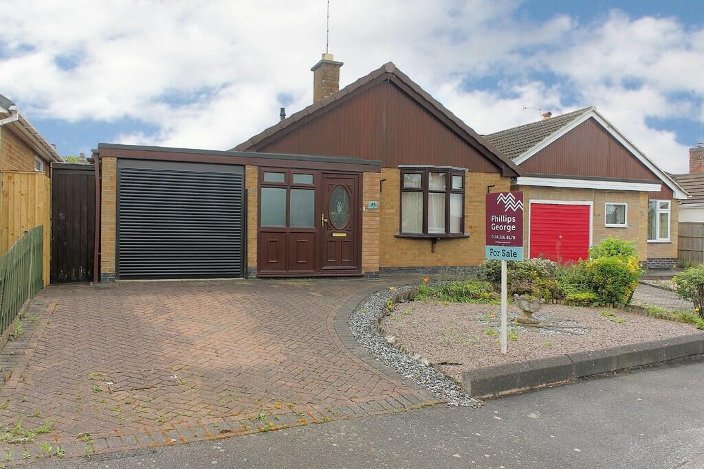 2 bedroom detached bungalow for sale in Piers Road, Glenfield