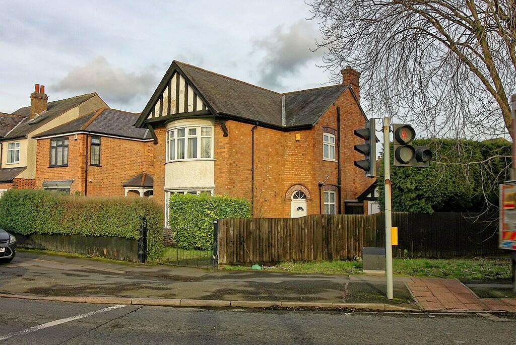 3 bedroom detached house for sale in Loughborough Road, Birstall, LE4