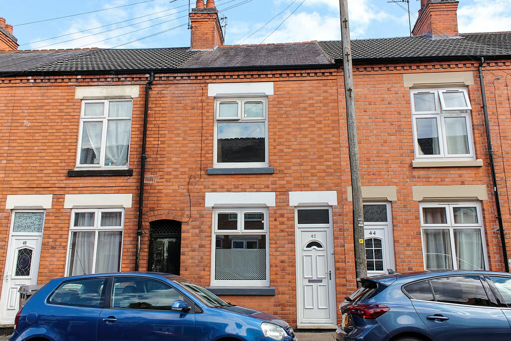 2 bedroom terraced house for sale in Nutfield Road, Leicester, LE3