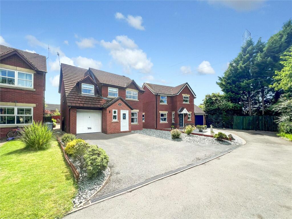 4 bedroom detached house for sale in Patterdale Close, Wistaston, Crewe