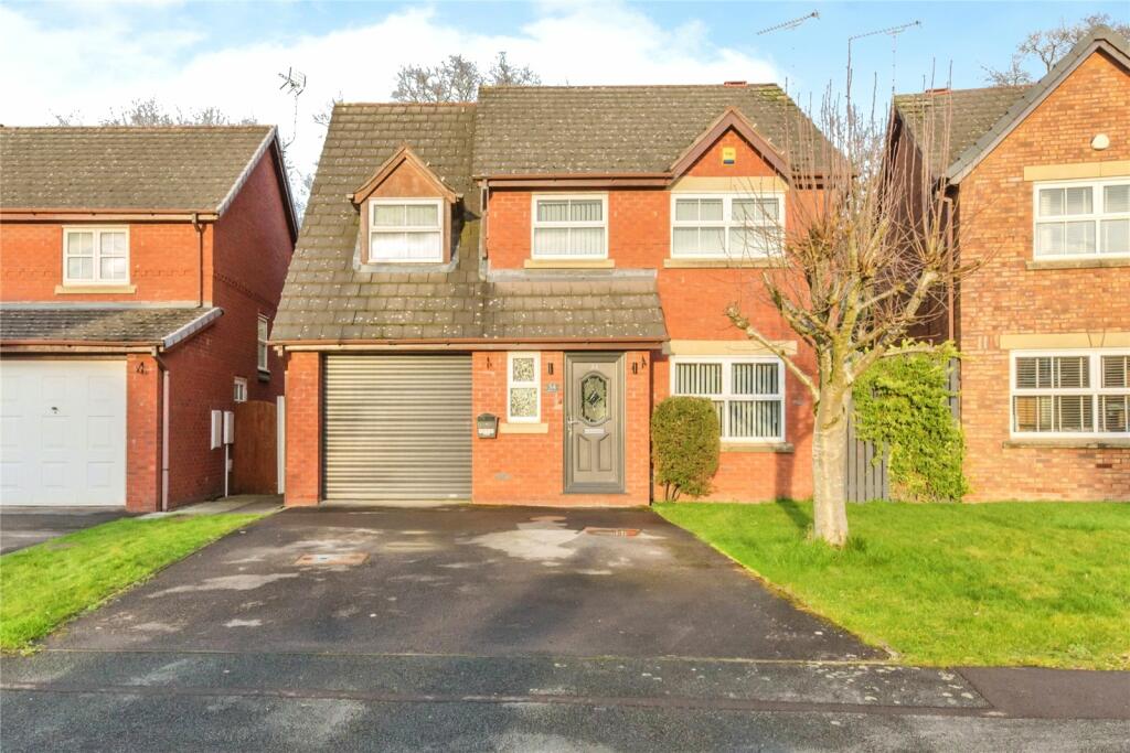 4 bedroom detached house for sale in Glendale Close, Wistaston, Crewe