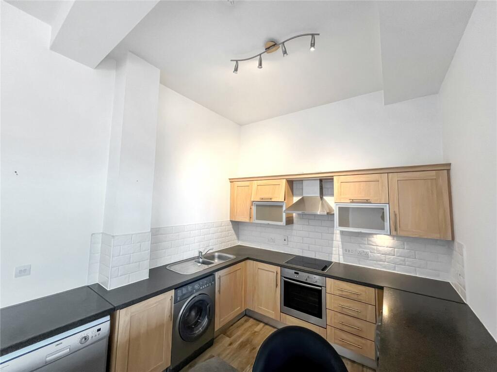 Additional property image - Salisbury Close, Crewe, Cheshire, CW2