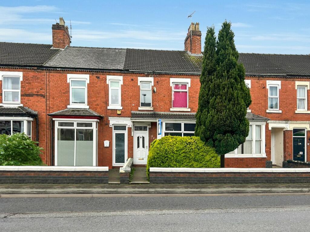 4 bedroom terraced house for sale in Hungerford Road, Crewe, Cheshire, CW1