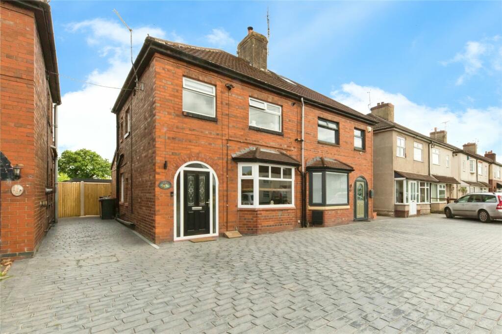 3 bedroom semidetached house for sale in Warmingham Road, Crewe