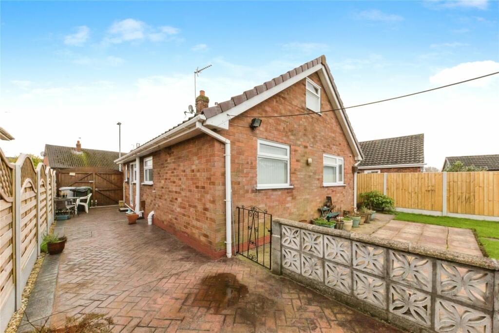 Additional property image - Wordsworth Drive, Crewe, Cheshire, CW1