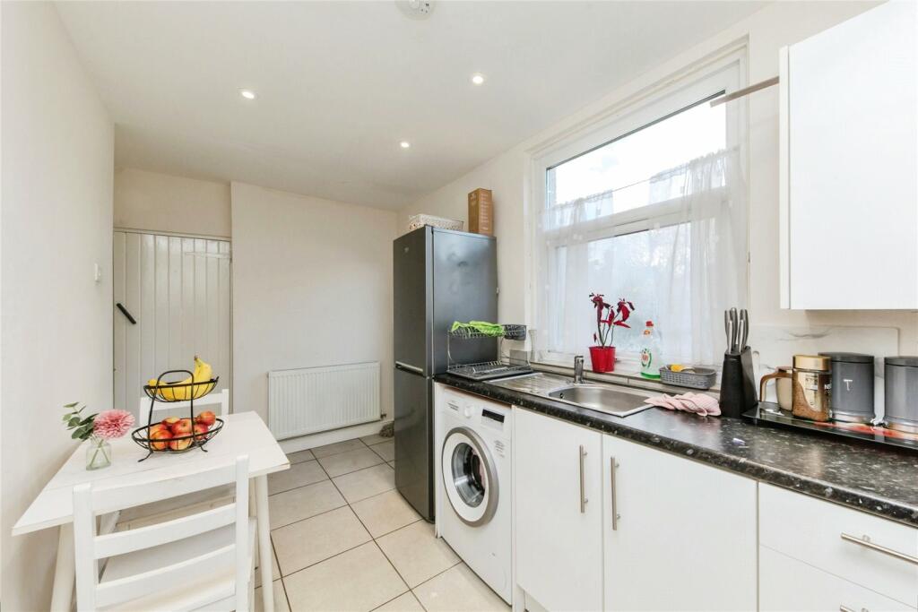Additional property image - Pear Tree Avenue, Crewe, Cheshire, CW1