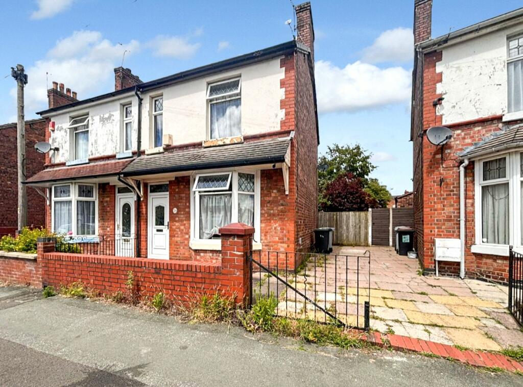 3 bedroom semidetached house for sale in Bedford Street, Crewe, Cheshire East, CW2