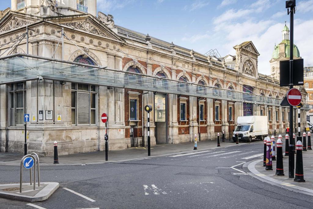 Office to lease in Smithfield Market, London Central Markets
