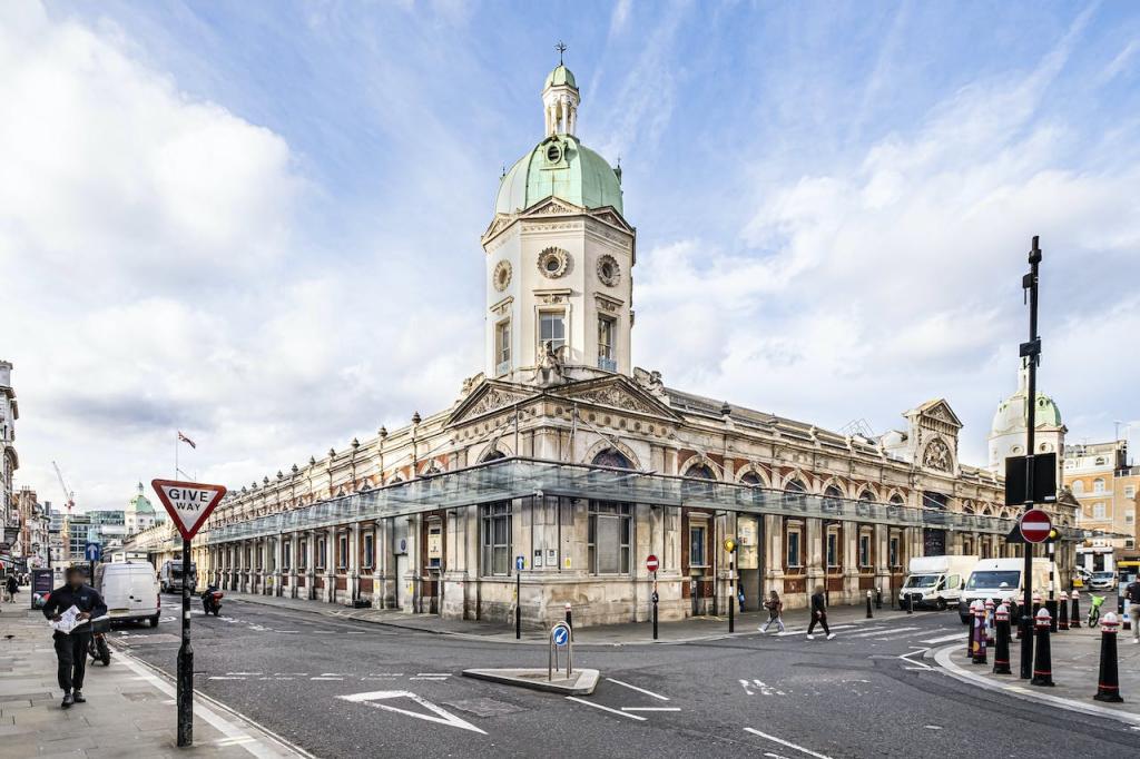 Office to lease in Smithfield Market, London Central Markets