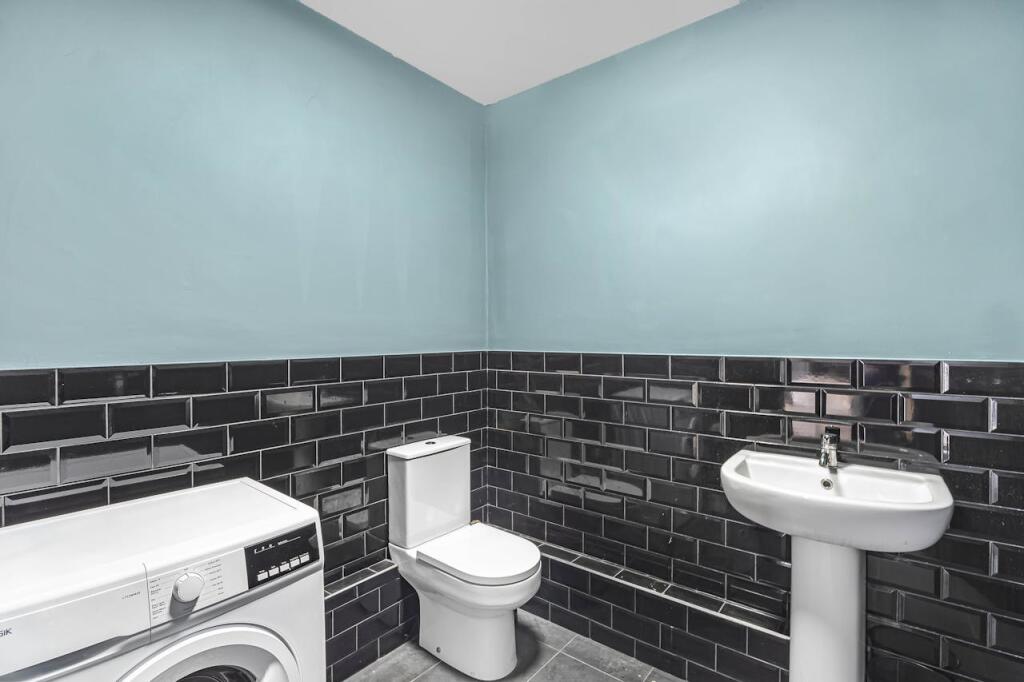 Additional property image - 108 Selsdon Road, South Croydon, CR2 6PG