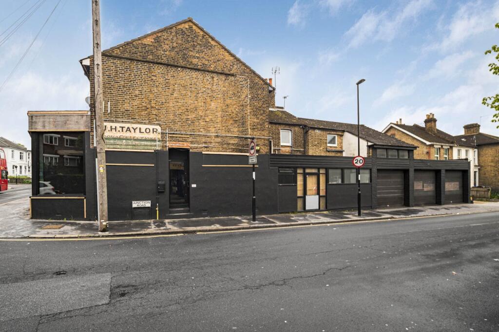 Additional property image - 108 Selsdon Road, South Croydon, CR2 6PG