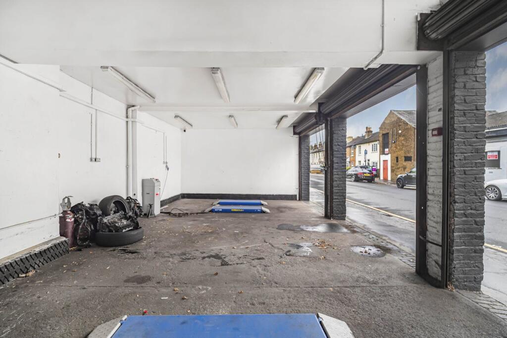 Additional property image - 108 Selsdon Road, South Croydon, CR2 6PG