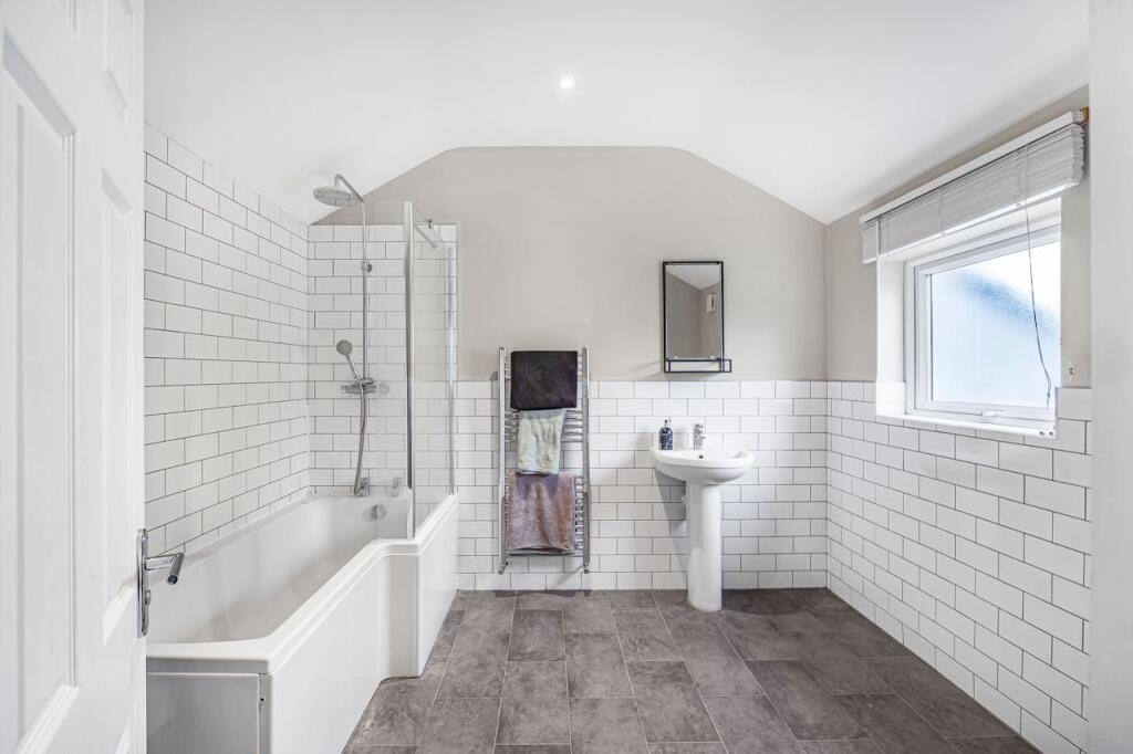 Additional property image - 108 Selsdon Road, South Croydon, CR2 6PG