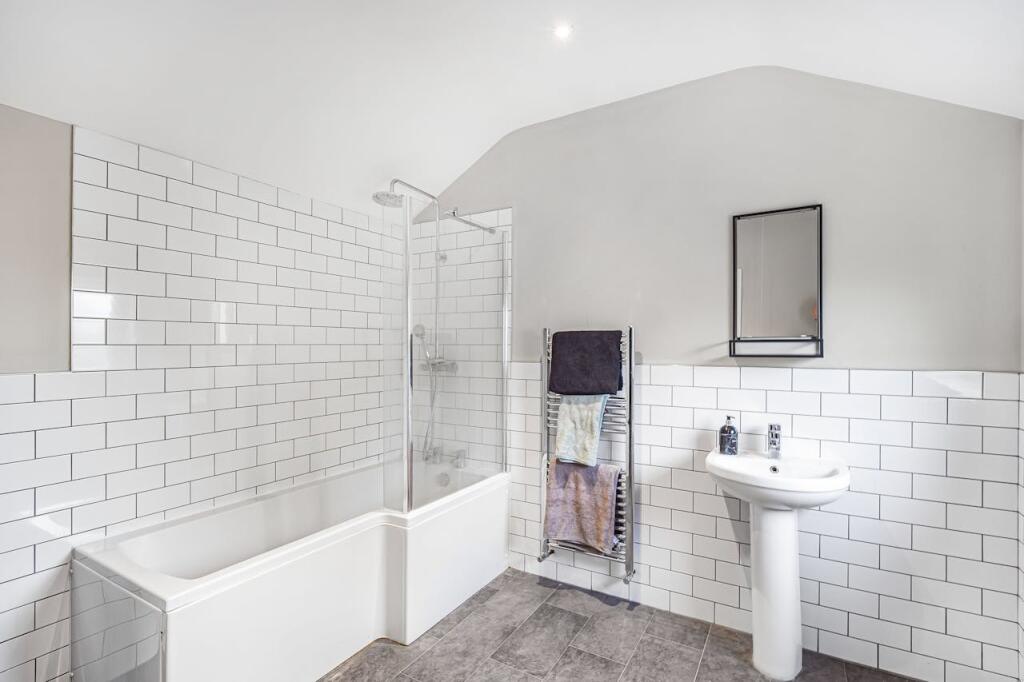 Additional property image - 108 Selsdon Road, South Croydon, CR2 6PG