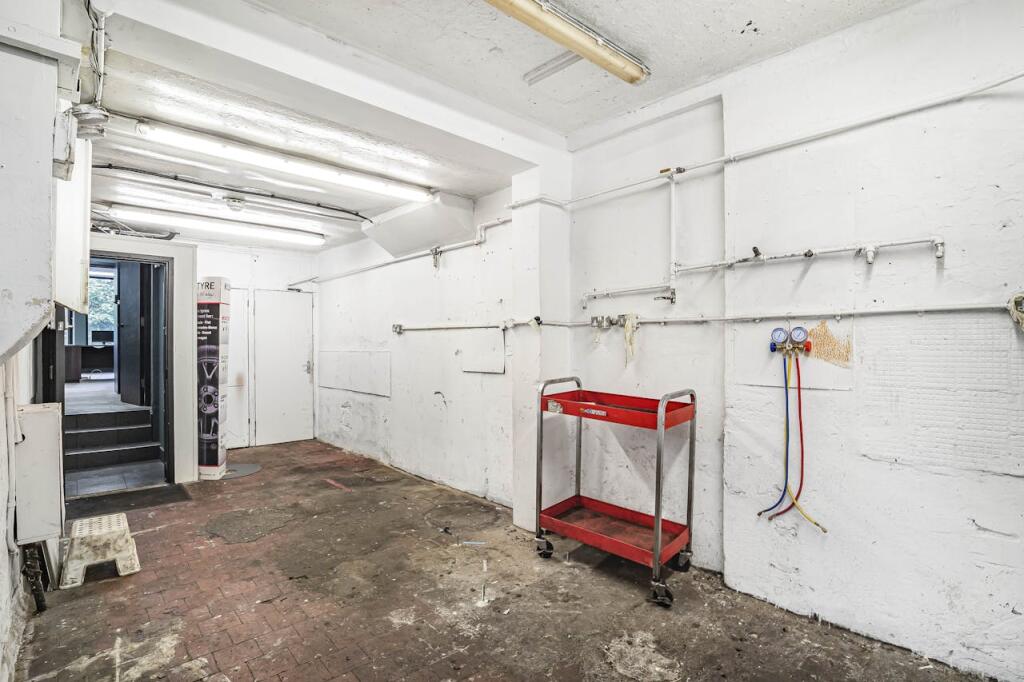 Additional property image - 108 Selsdon Road, South Croydon, CR2 6PG
