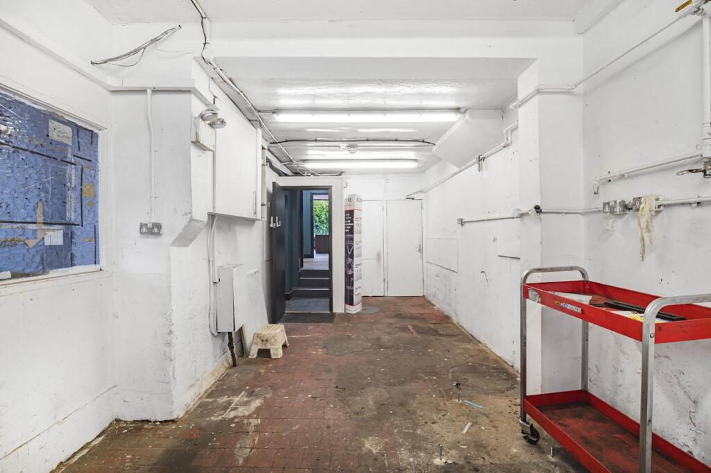 Additional property image - 108 Selsdon Road, South Croydon, CR2 6PG