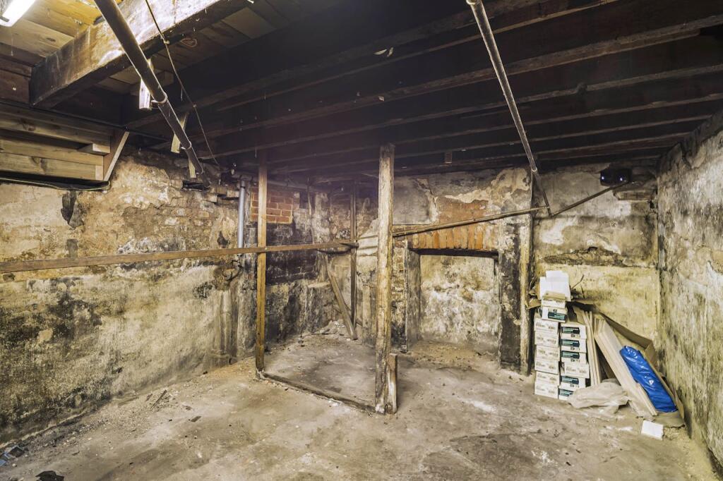 Additional property image - 108 Selsdon Road, South Croydon, CR2 6PG