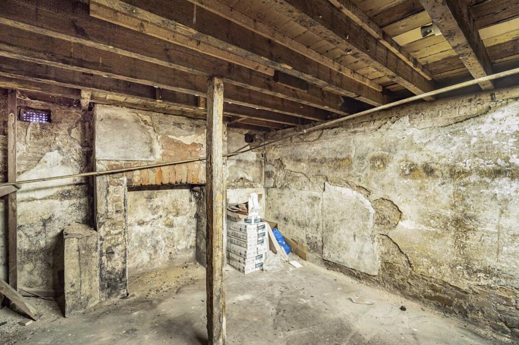 Additional property image - 108 Selsdon Road, South Croydon, CR2 6PG