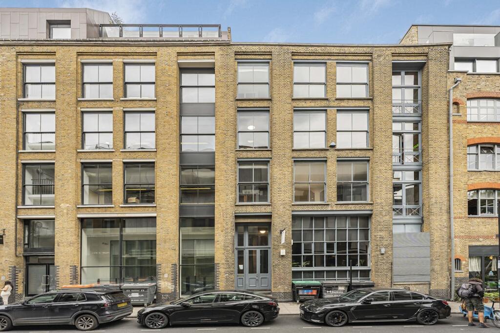 Main image of property: 17 Willow Street, London, EC2A 4BH