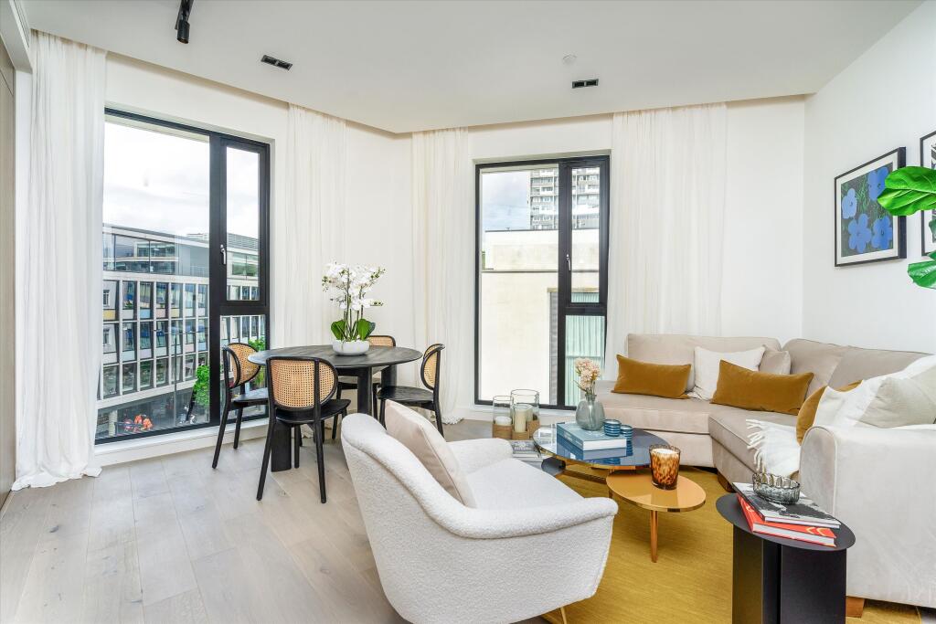 Main image of property: The Pembridge, 1A Pembridge Gardens, Notting Hill Gate, London, W2 4EN