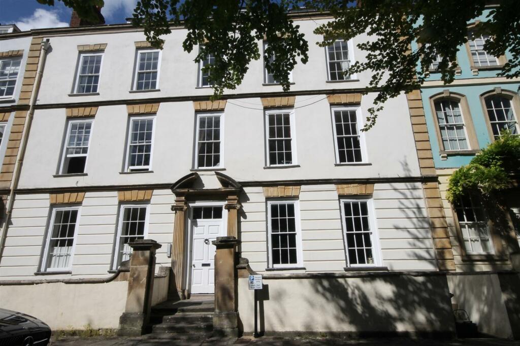 4 bedroom flat for rent in Dowry Square, Bristol, BS8