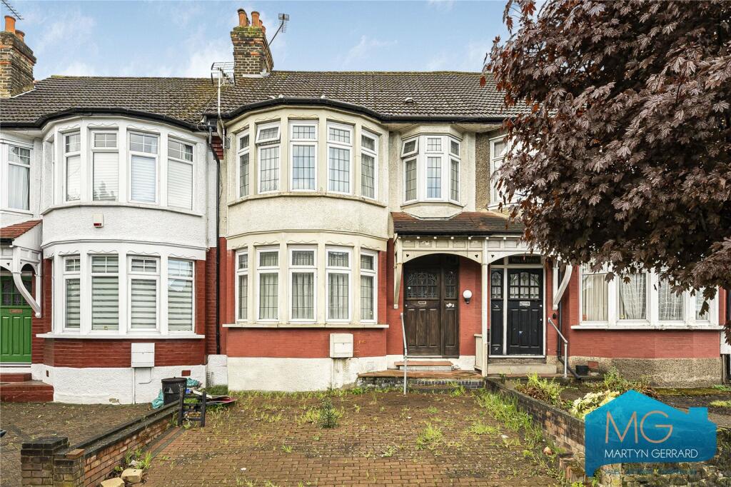 3 bedroom terraced house for sale in Grenoble Gardens, London, N13