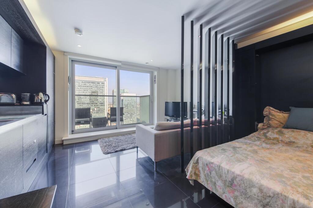 Main image of property: Pan Peninsula Square, London, E14