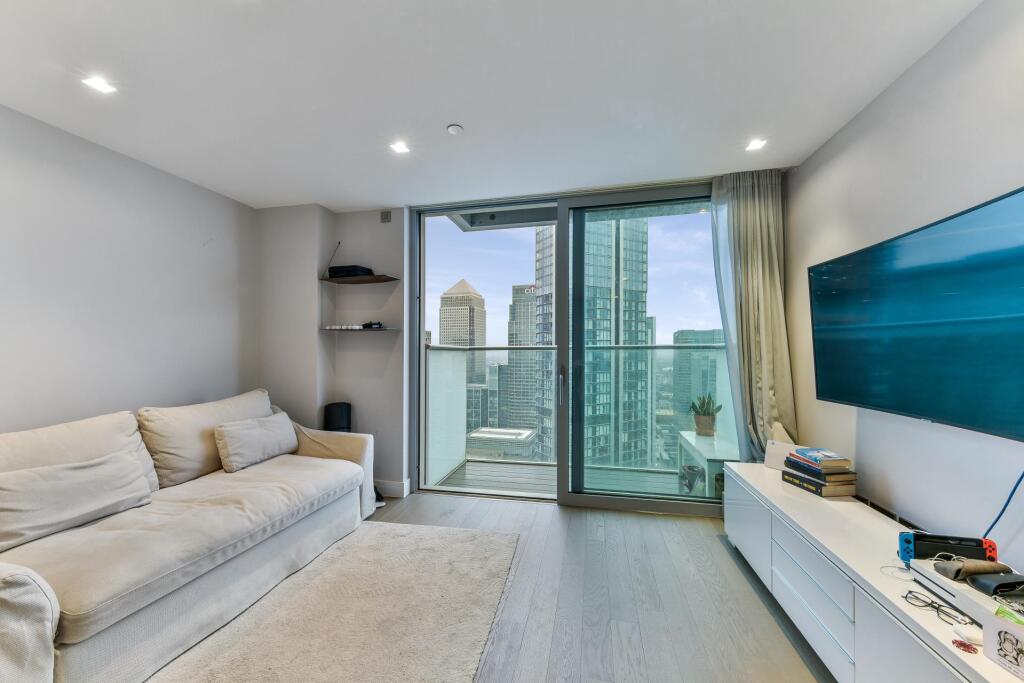 Main image of property: Club 45, Pan Peninsula, Canary Wharf, E14