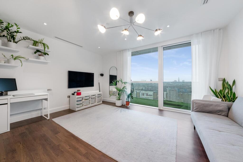 Main image of property: Salvor Tower, Canary Wharf, E14