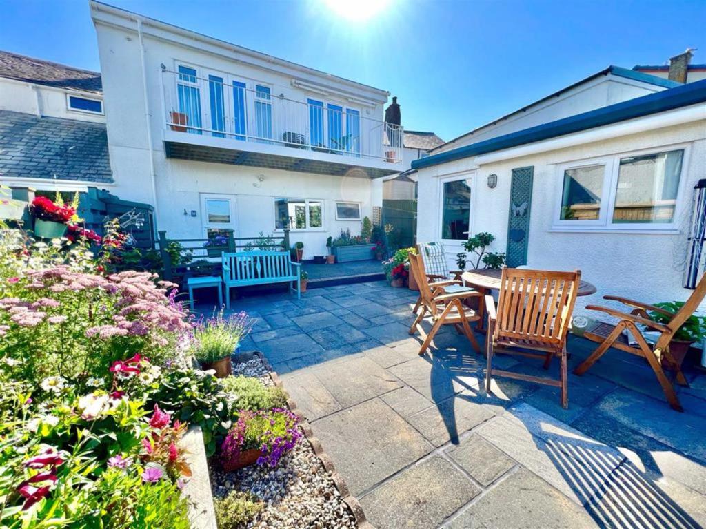 4 bedroom end of terrace house for sale in Top Llan Road, Glan Conwy, LL28