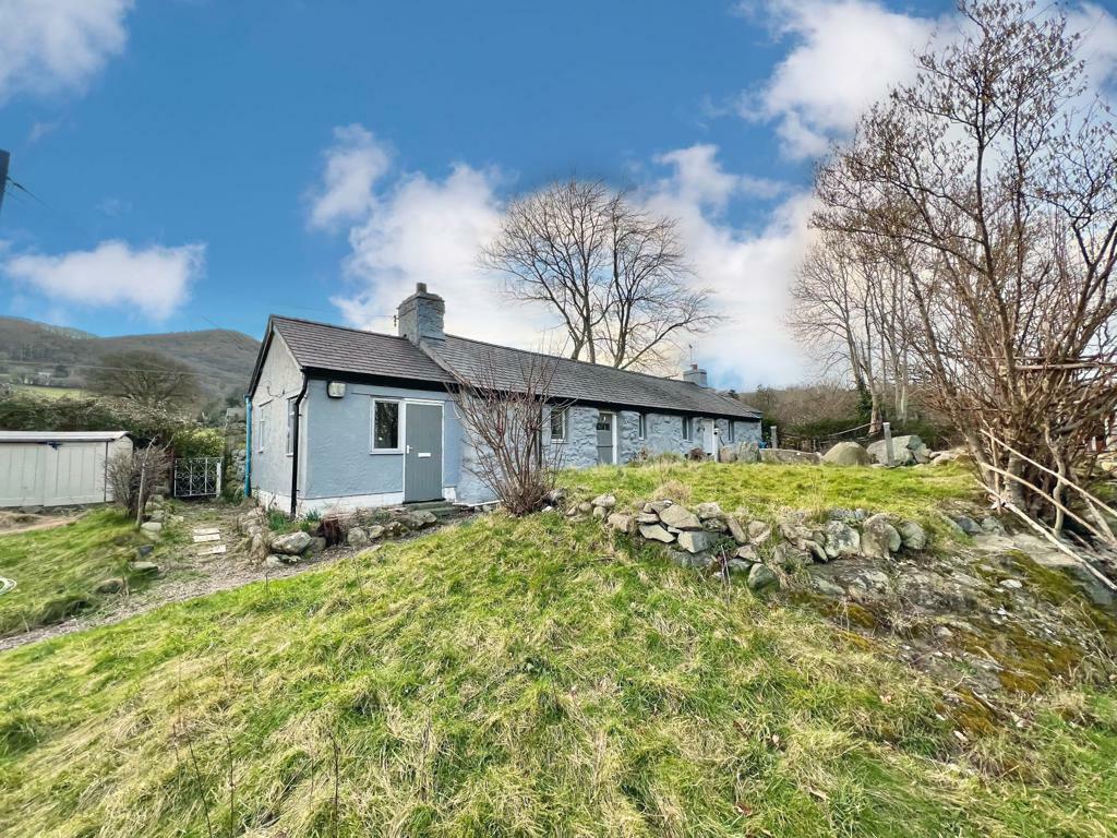 2 bedroom cottage for sale in Llanbedr Y Cennin, LL32