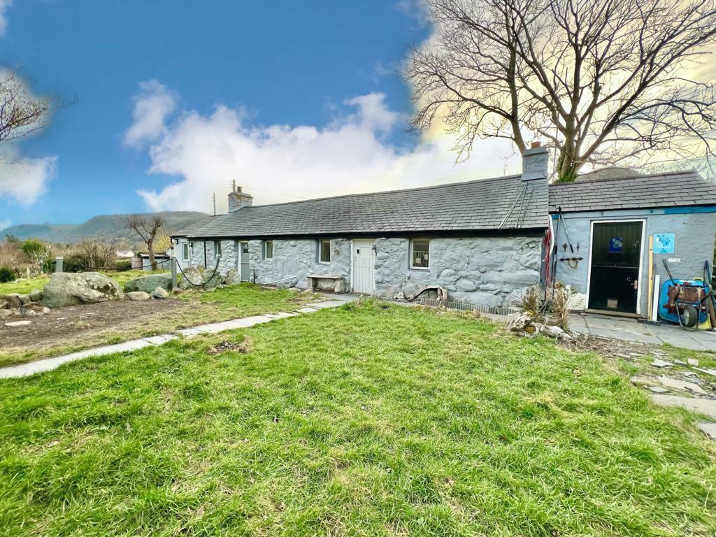 2 bedroom cottage for sale in Llanbedr Y Cennin, LL32