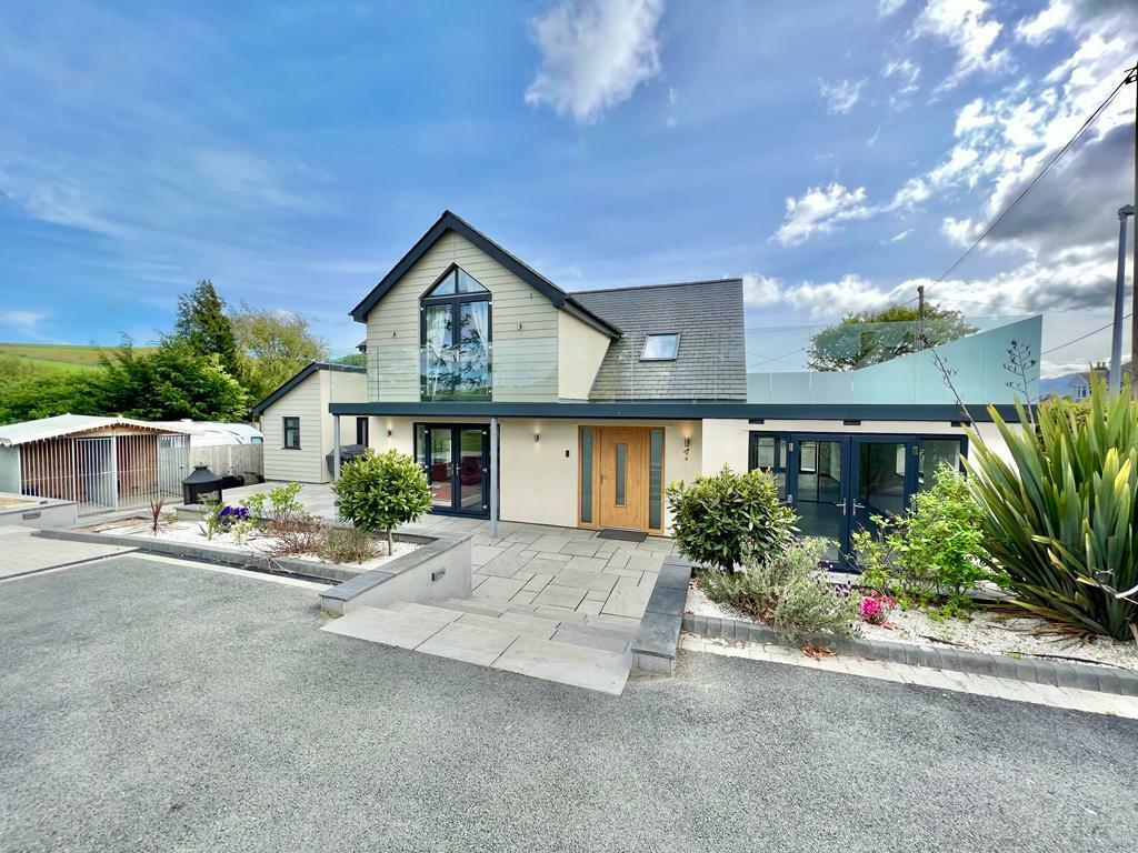 4 bedroom detached house for sale in Pabo Lane, Llandudno Junction, LL31