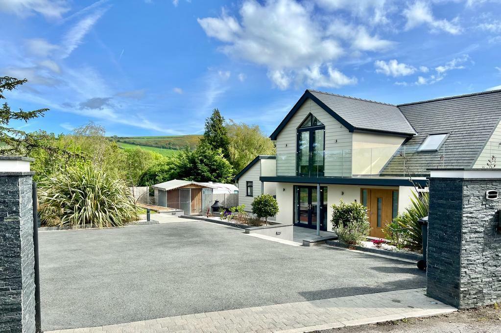 4 bedroom detached house for sale in Pabo Lane, Llandudno Junction, LL31