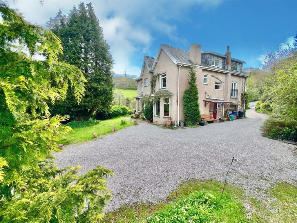 6 bedroom detached house for sale in Llanrwst Road, Conwy, LL32