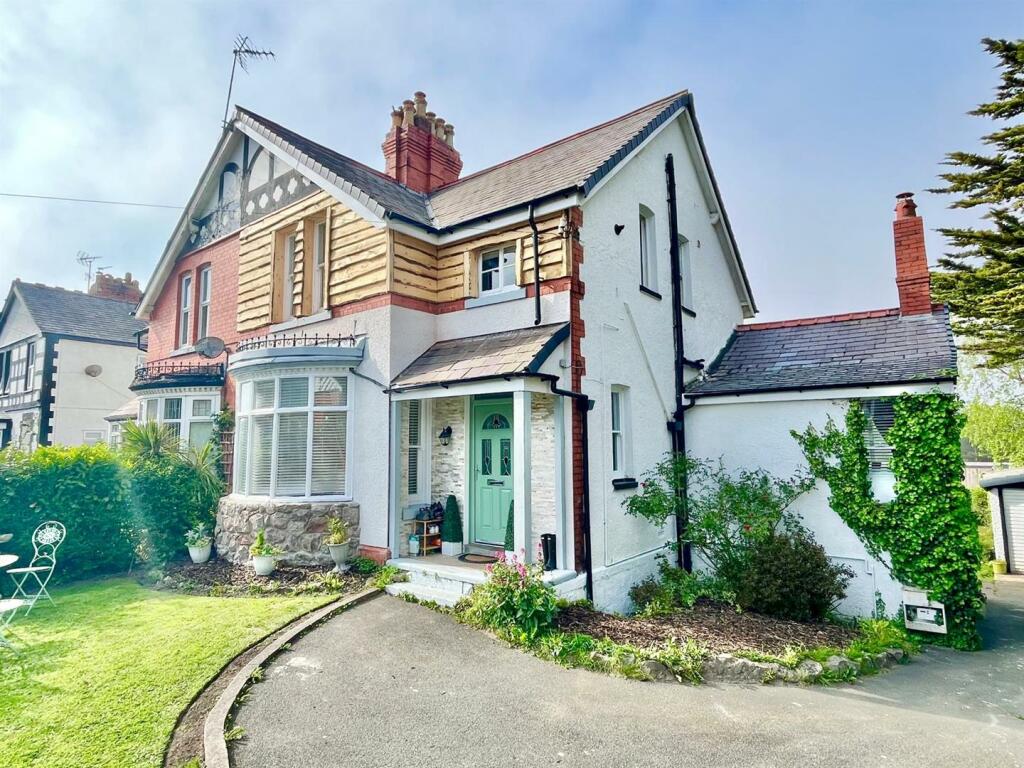 4 bedroom house for sale in Conway Road, Colwyn Bay, LL29