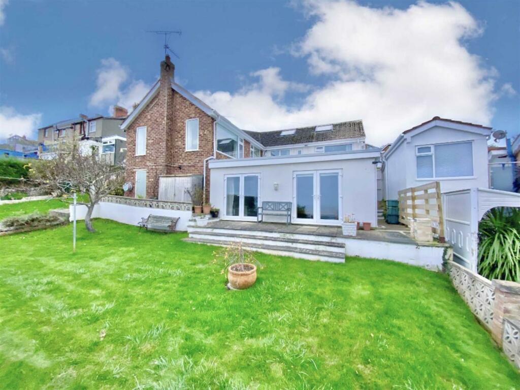 3 bedroom detached house for sale in Llysfaen Road, Old Colwyn, LL29