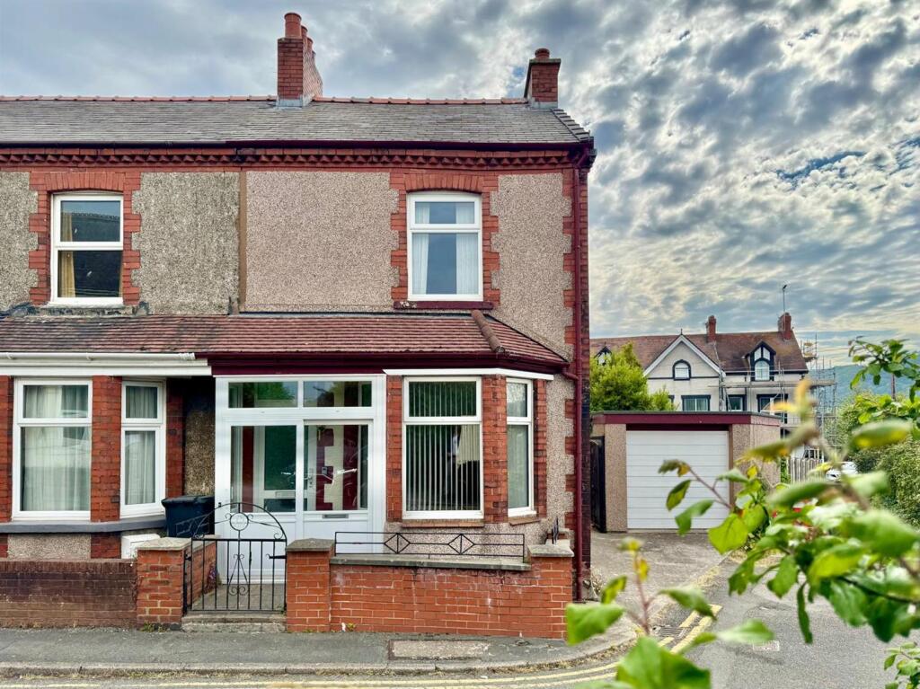 2 bedroom house