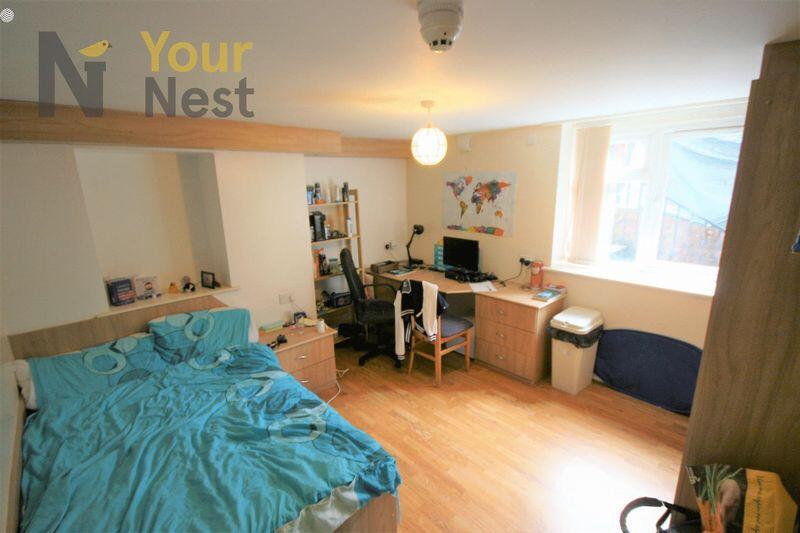 Main image of property: Wood Lane, Garden Flat, Headingley, Leeds, LS6 2AE