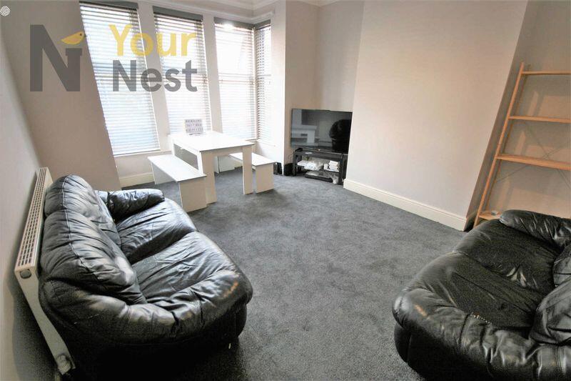Main image of property: HALF SUMMER RENT. Estcourt Terrace, Headingley, LS6 3EX