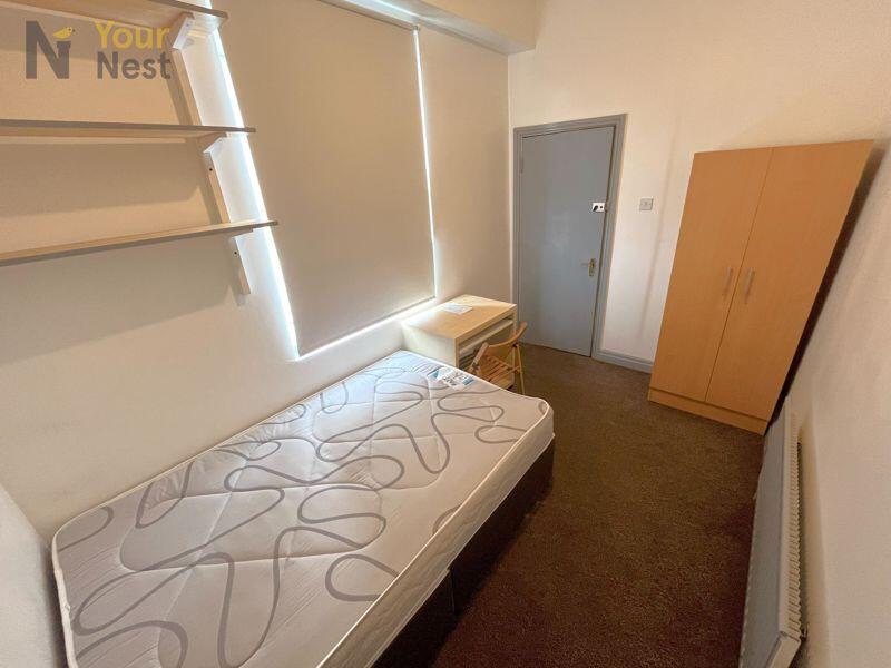 Main image of property: Room 1, Westfield Road, Hyde Park, Leeds, LS3 1DF