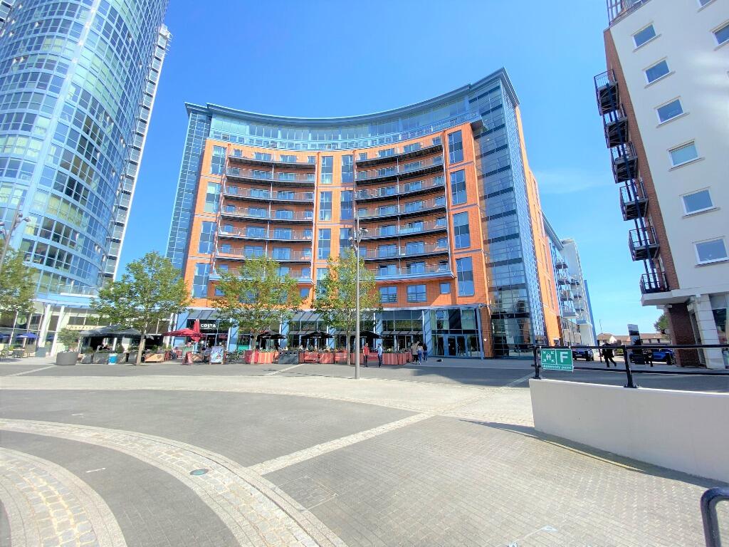 1 bedroom flat for sale in The Crescent Building, Gunwharf Quays, Portsmouth, PO1