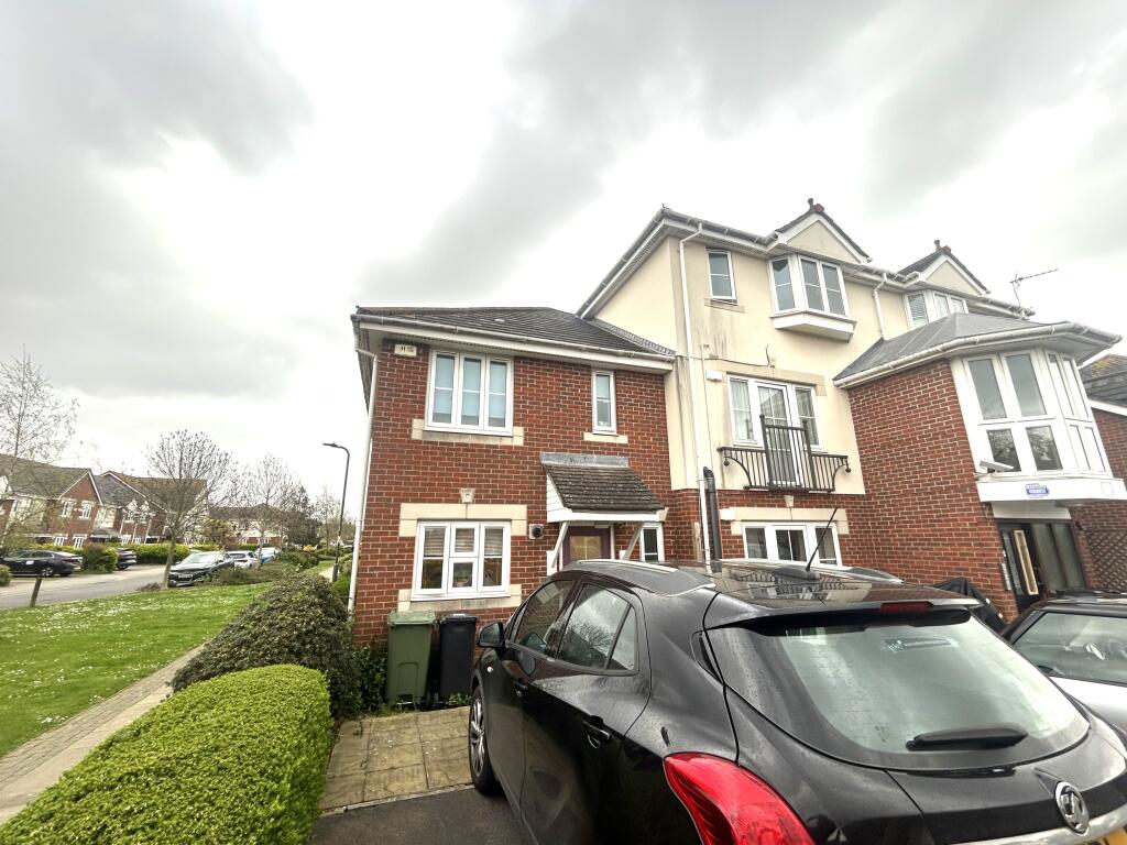 3 bedroom end of terrace house for sale in Wells Close, Milton, Portsmouth, PO3