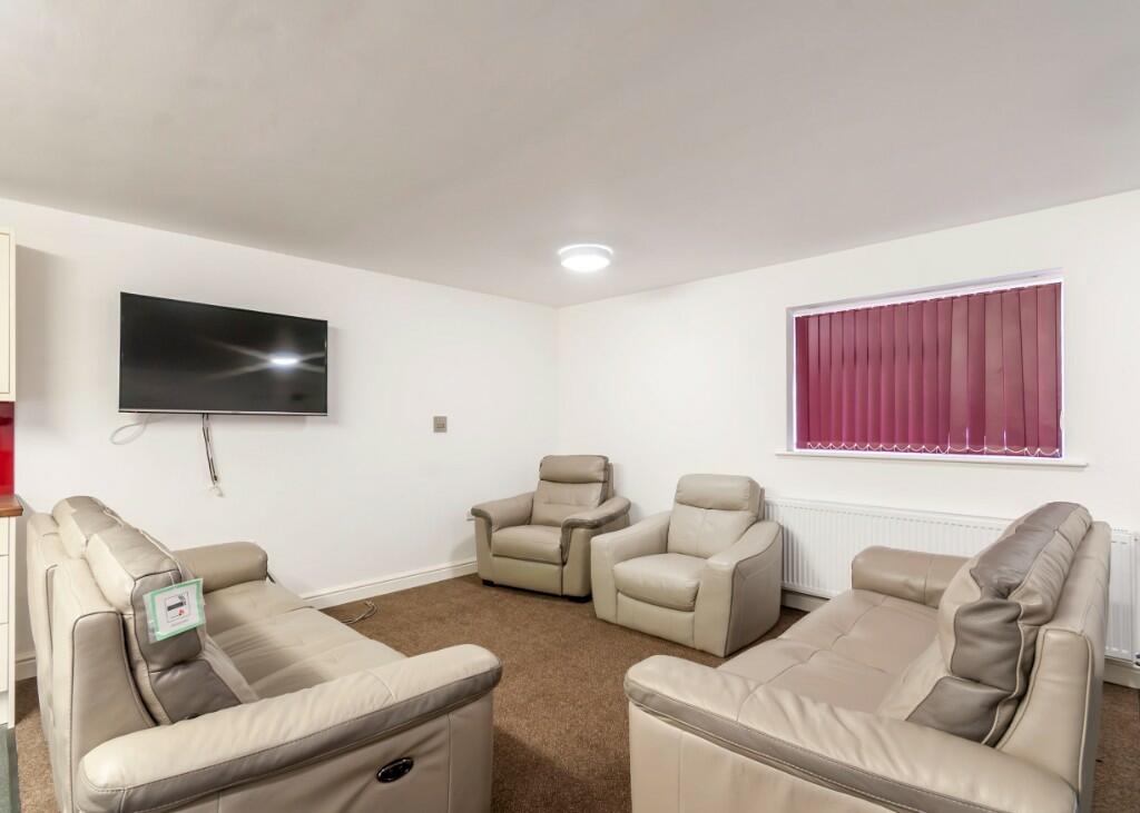 7 bedroom flat for rent in Ashbourne Road, Derby, DE22 , DE22