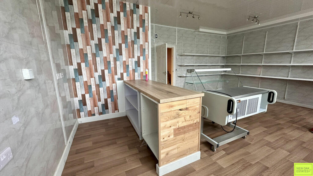 High street retail property for rent in High Street, Alfreton , DE55