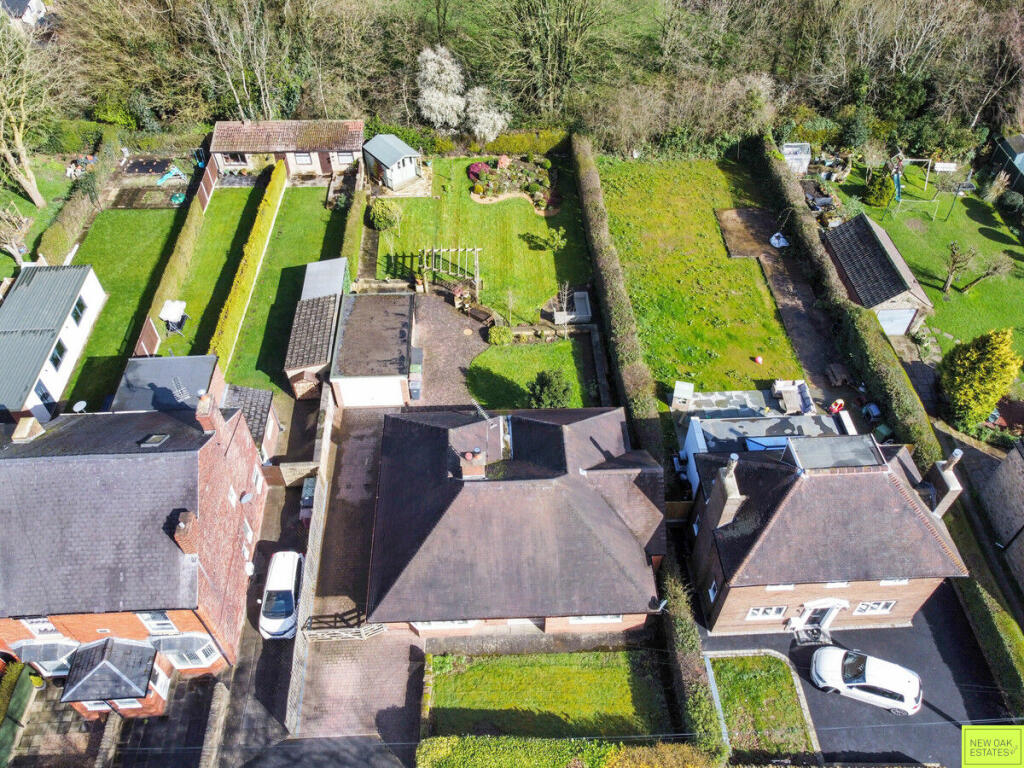 2 bedroom detached bungalow for sale in Holmgate Road, Clay Cross , S45