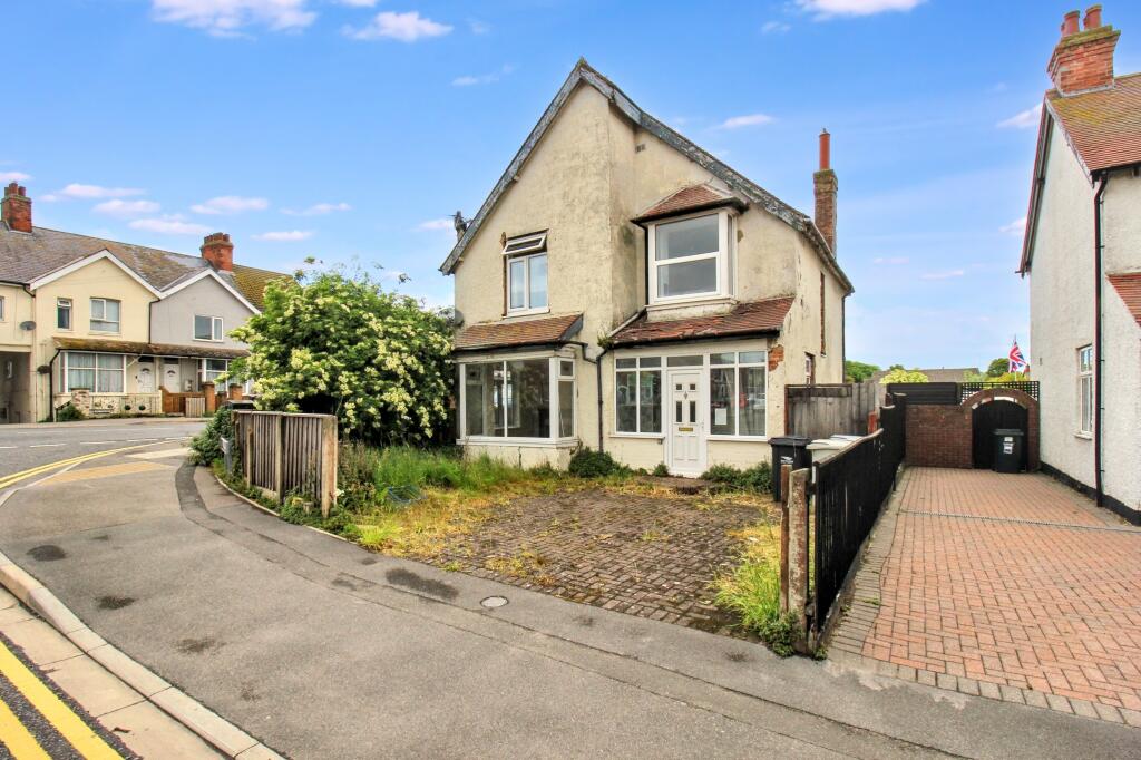Main image of property: 1 Sea View Road, Skegness, Lincolnshire PE25 1BP