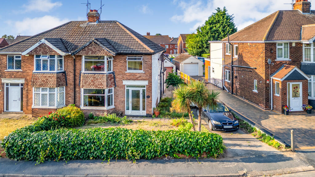 Main image of property: 15 Woodland View, Scunthorpe DN15 8BA