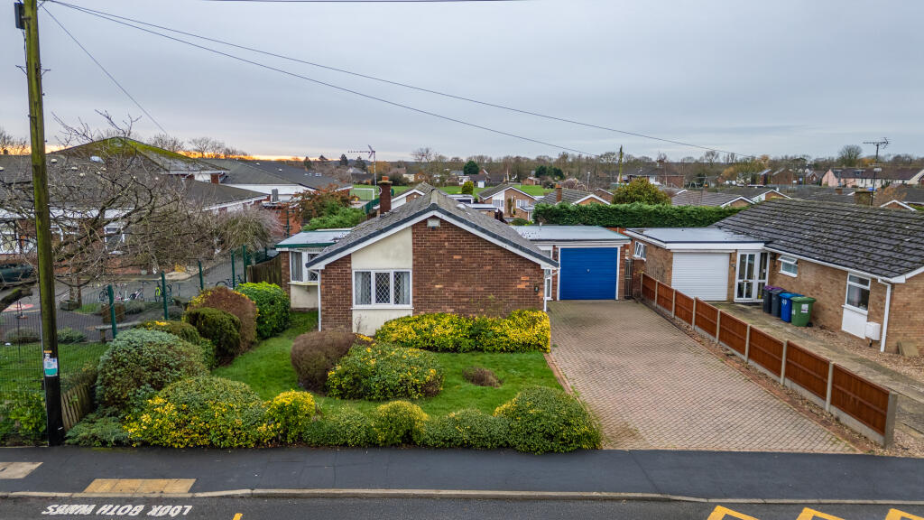 Main image of property: 42 Highfield Road, Saxilby, Lincoln, Lincolnshire LN1 2QJ